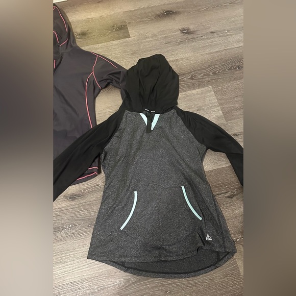 Two women size medium RBX althletic long sleeve tops - Picture 2 of 7